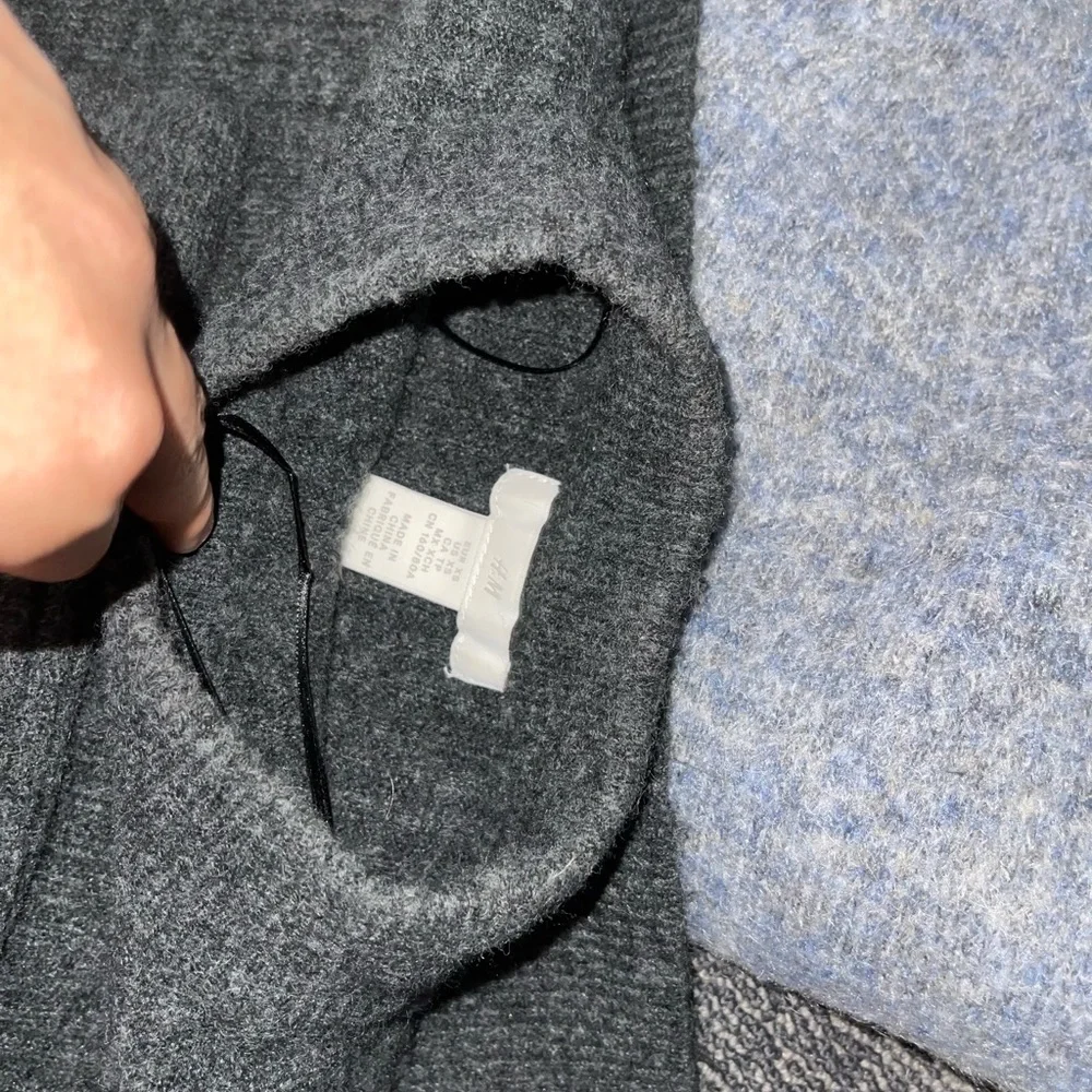 H&M Sweaters - Picture 3 of 3